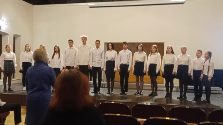 «А музыка звучит…».